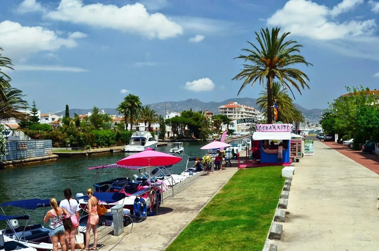 Basic Comfort Apartment Sant Mori 8001 Empuriabrava Spain