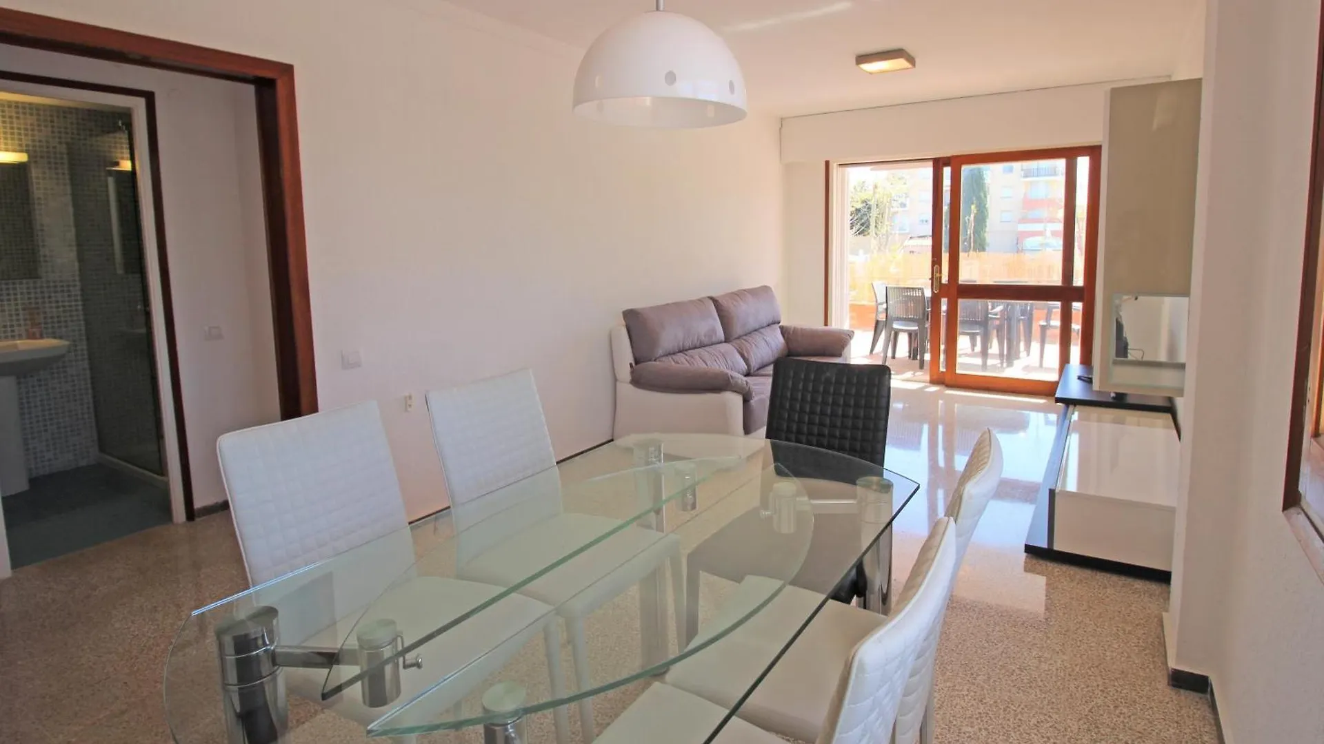 Basic Comfort Apartment Sant Mori 8001 Empuriabrava Spain
