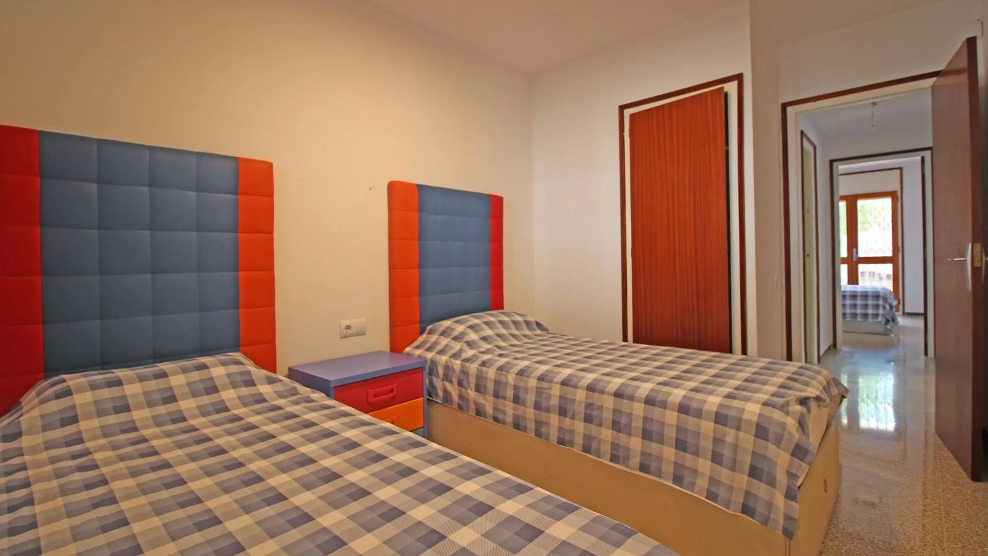 Basic Comfort Apartment Sant Mori 8001 Empuriabrava 0*,  Spain
