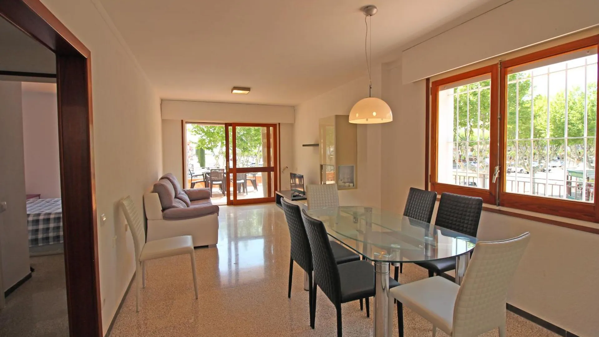 Basic Comfort Apartment Sant Mori 8001 Empuriabrava Spain